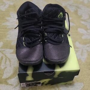 Nike Men's Black with Neon Yellow Accents Sneakers